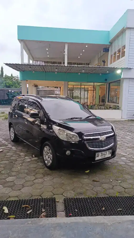 Chevrolet Spin 1.5 LTZ 2015 Matic Hitam