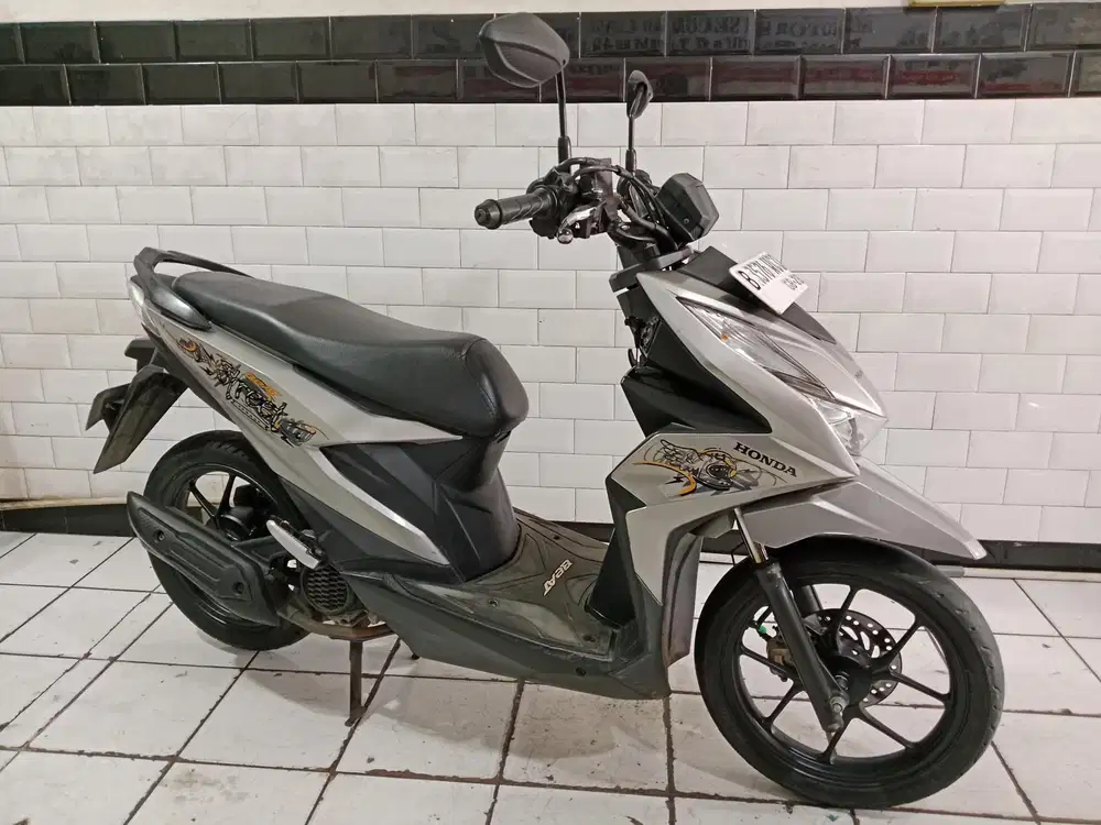 Honda beat street tahun 2023 lengkap