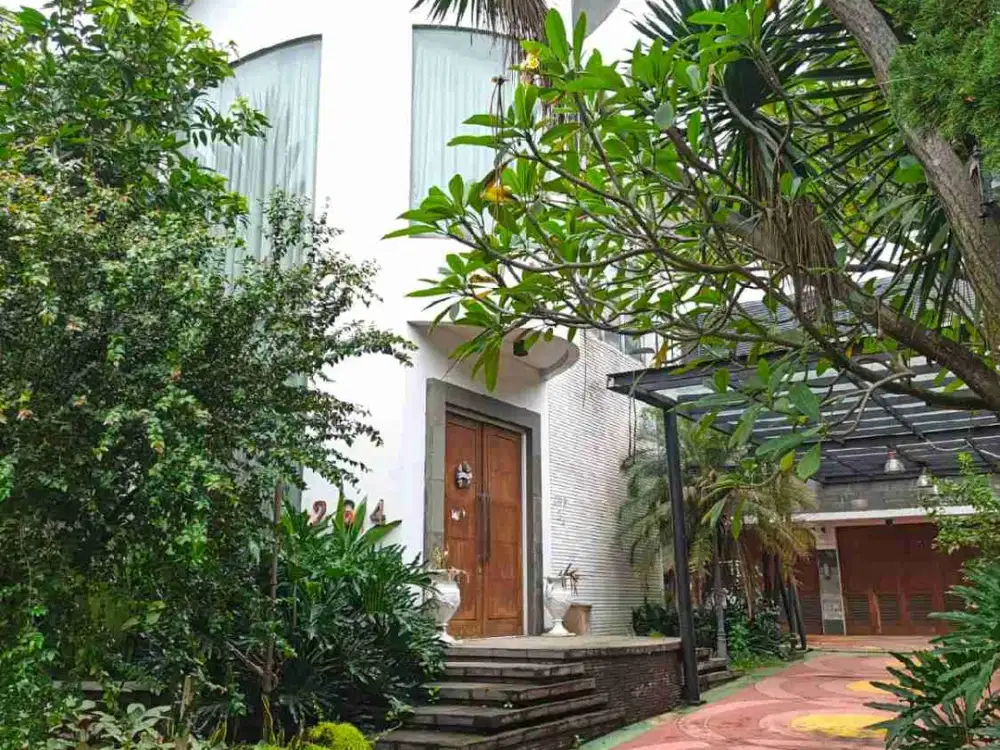 Rumah Asri 2lt di Cluster River Park Bintaro Sek 8 Tangerang Selatan