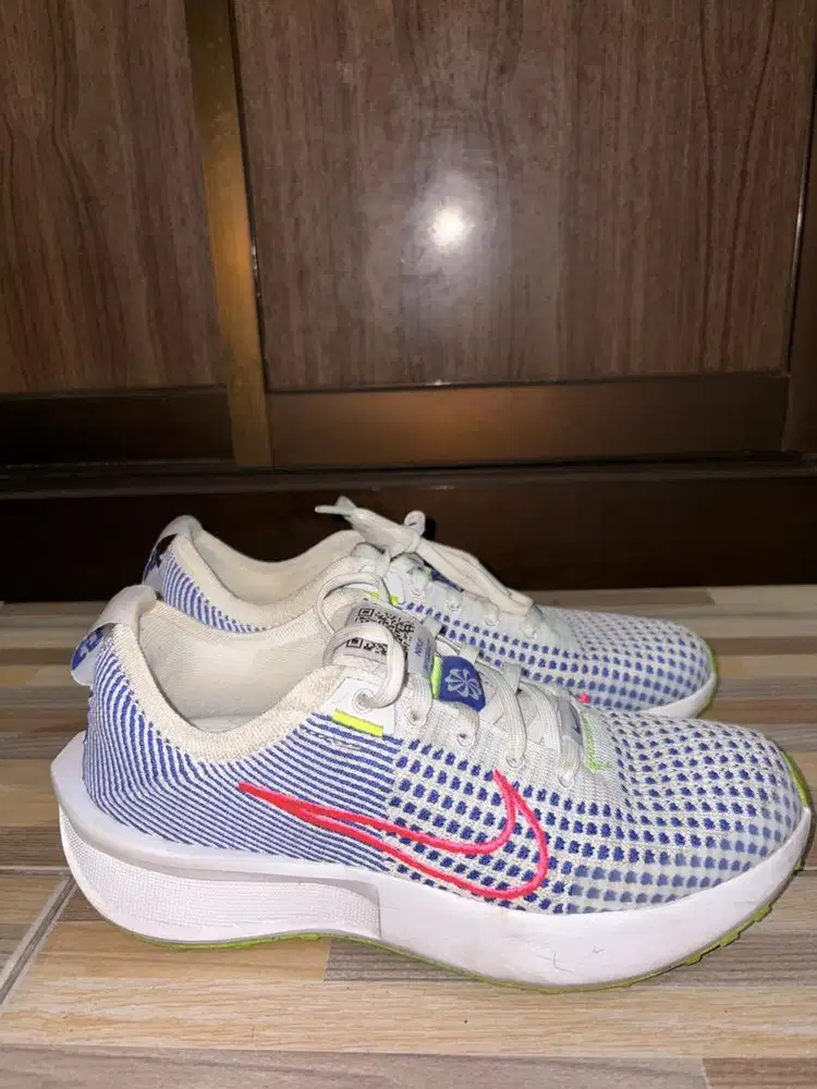 Sepatu Running Nike Interact Run