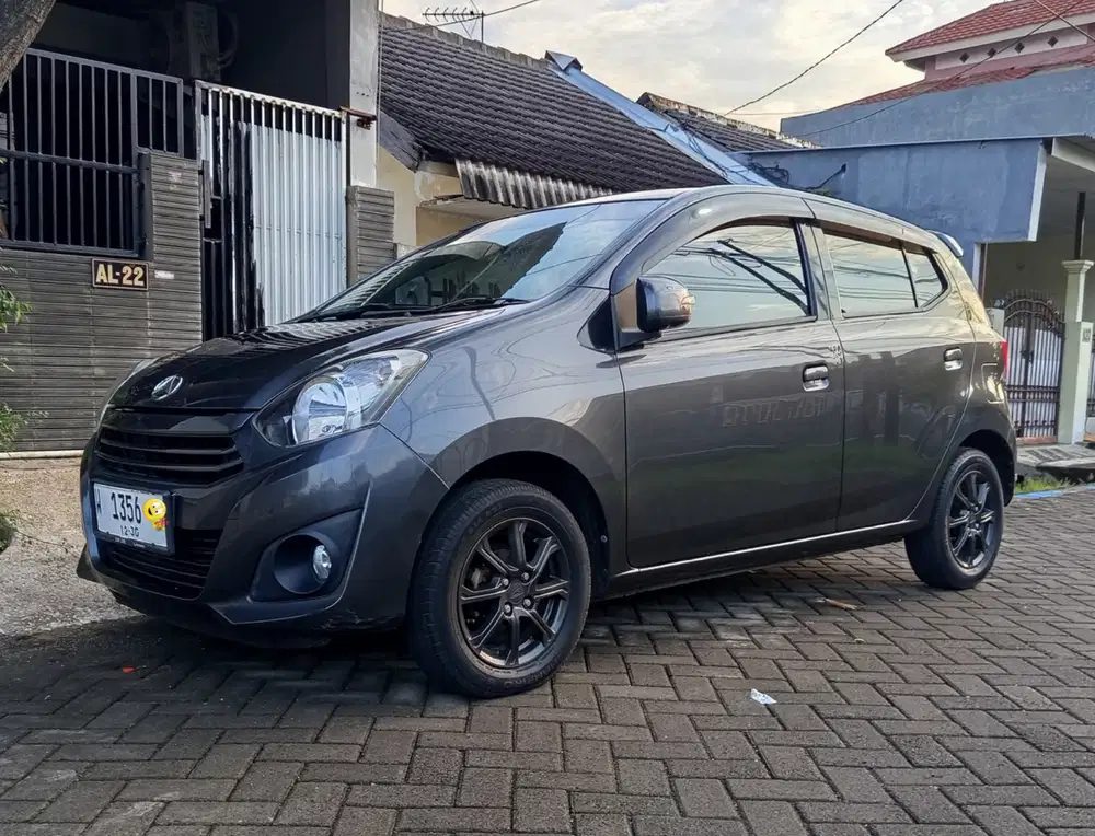 Daihatsu Ayla X 1.0 MT 2020 Grey Abu2 Mulus