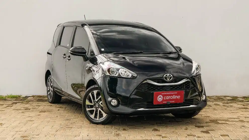 TOYOTA SIENTA 1.5 V AT 2020 HITAM - GARANSI 1THN - PAJAK ON