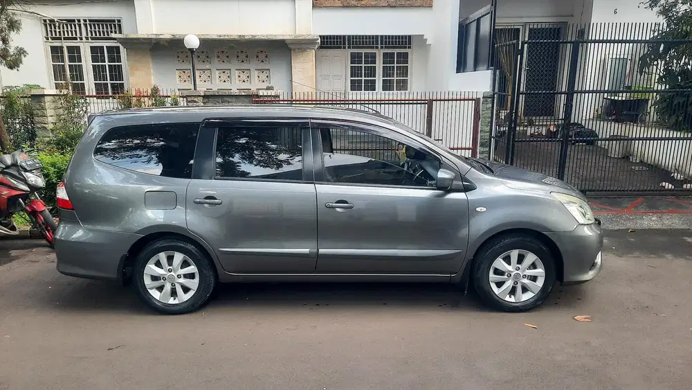 Nissan Grand livina 2014 Bensin