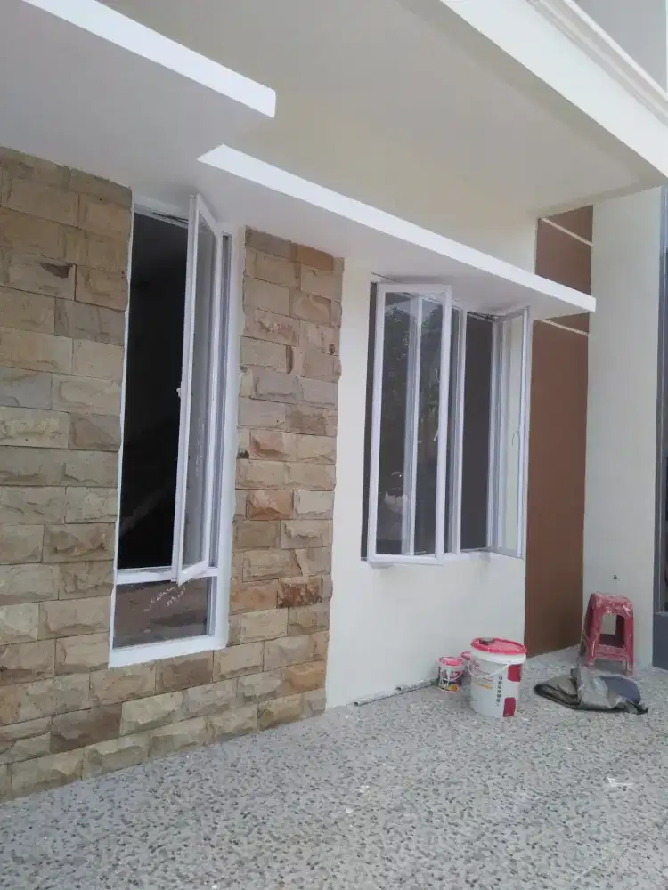 Pintu aluminium kontrakan