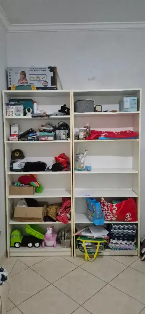 Rak buku /lemari merk Ikea