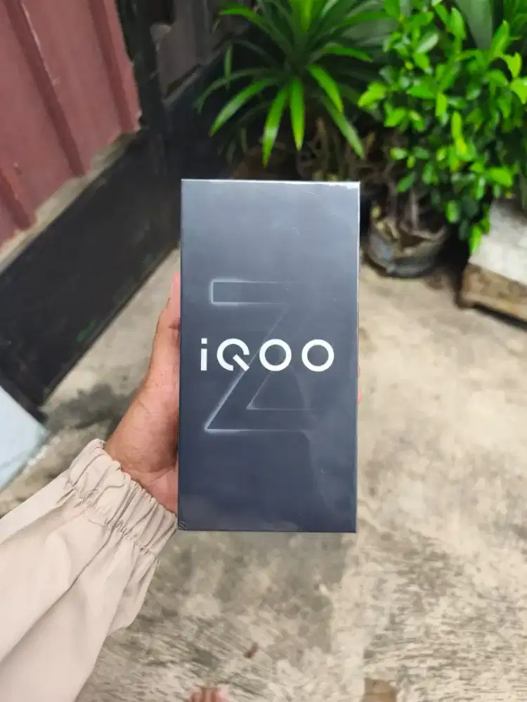 iQOO Z10R 5G 12/256 Baru