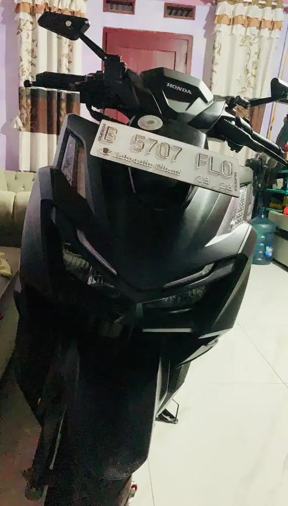 VARIO 160 HITAM DOFF