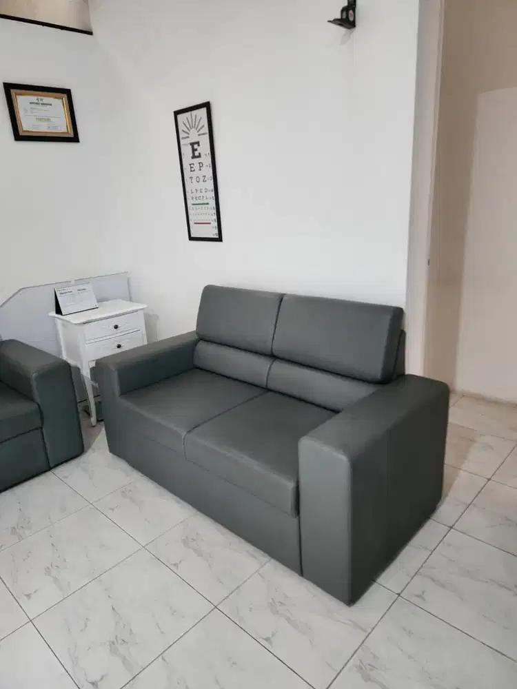 SOFA 2 SEATER KONDISI SEPERTI BARU