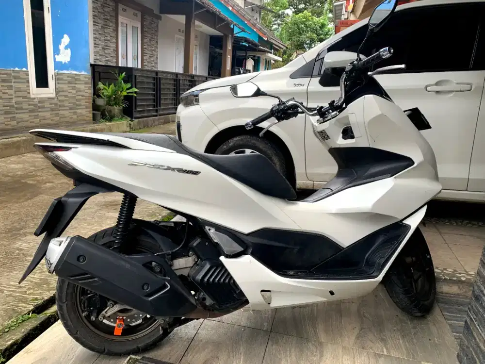 Honda PCX 150 2024 Putih