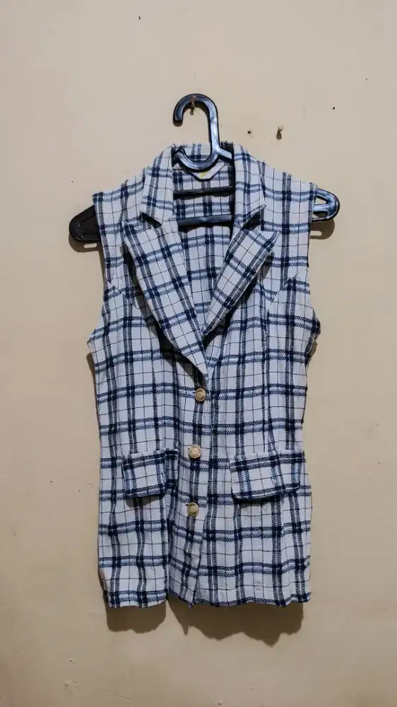 VEST KEKINIAN PRELOVED