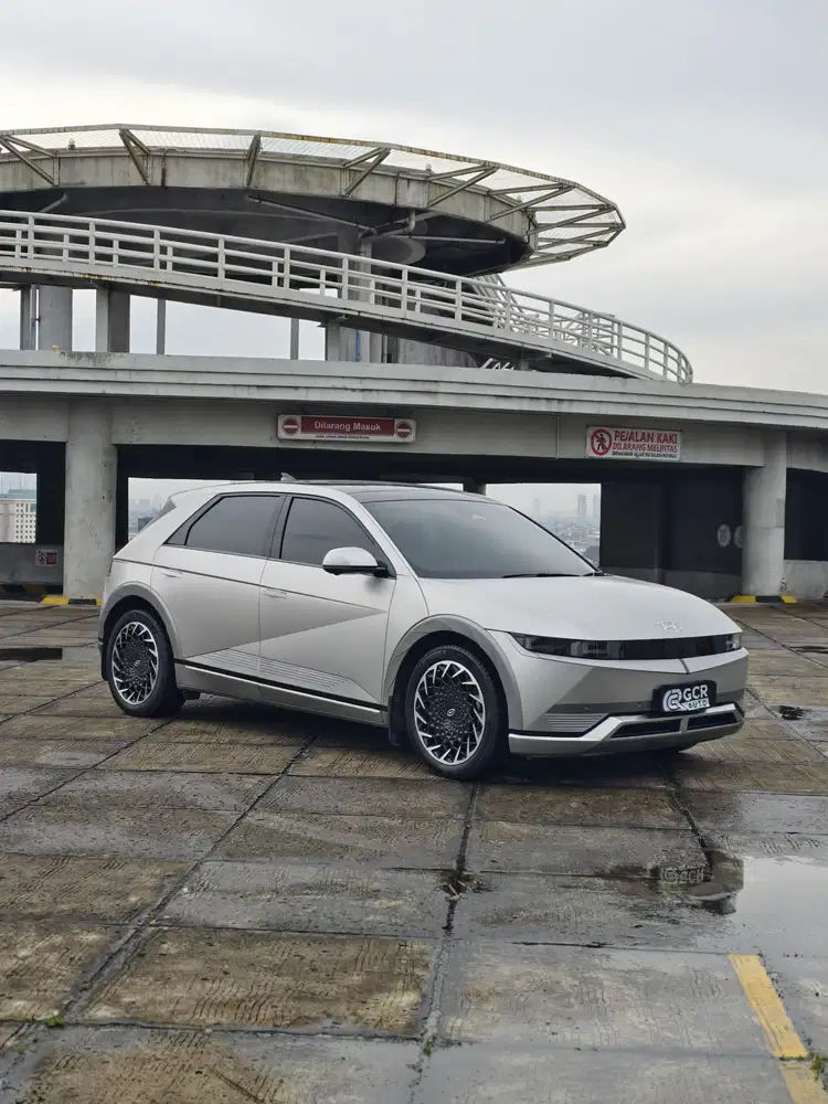 LOW KM 30RB ORI !! HYUNDAI IONIQ 5 SIGNATURE LR 2023 AT MDL 2024/2025