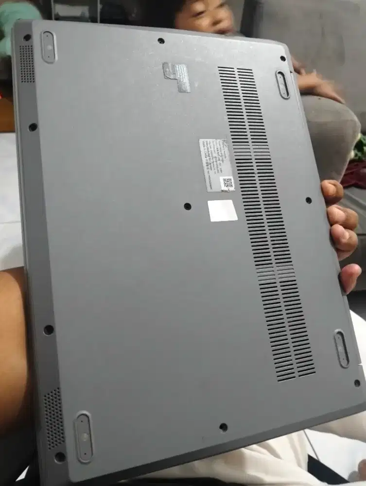 Laptop Lenovo Ideapad slim 3  bekas