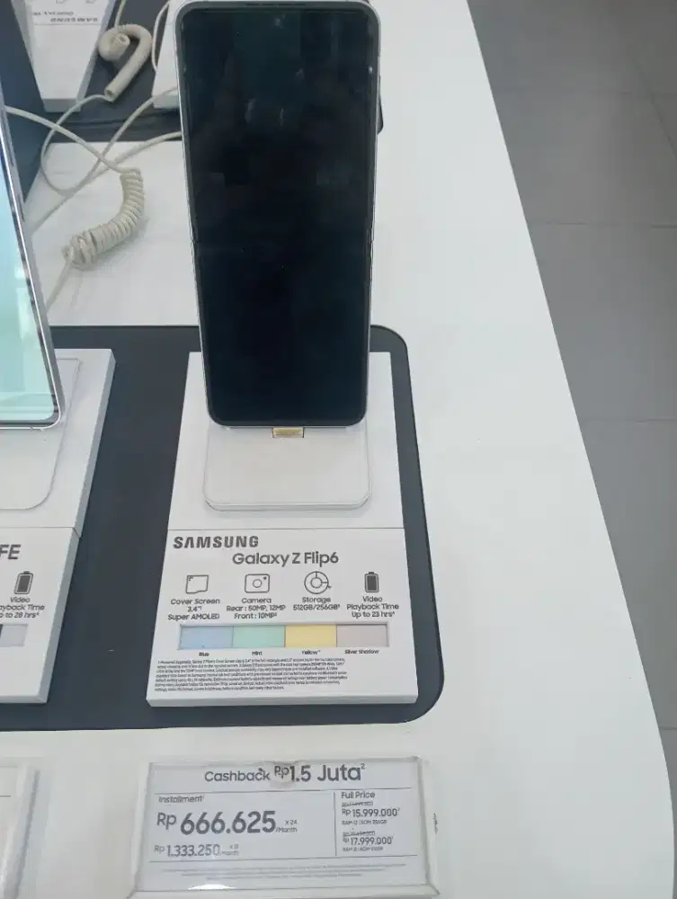 Samsung Galaxy Z Flip6