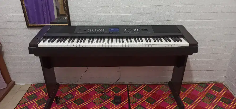 Piano DIGITAL YAMAHA DGX 650