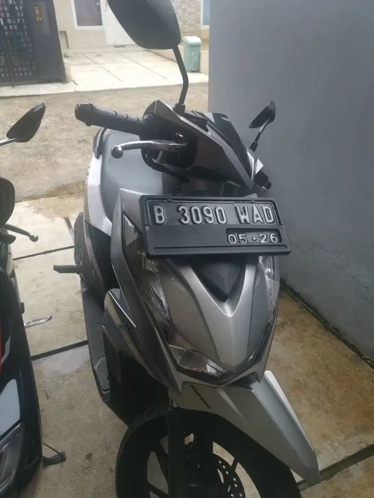 DI JUAL HONDA BEAT DELUXE SILVER 2021