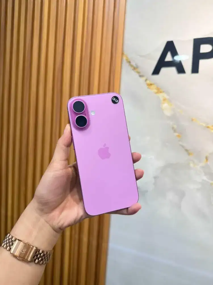 iPhone 16 128GB Pink titanium Box ( Garansi aktf s/d oktober 2026 )
