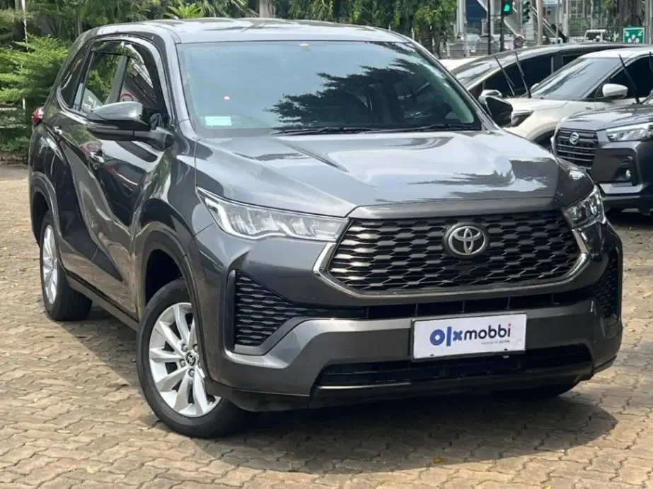 Kondisi Terawat Toyota Kijang Innova 2.0 Zenix V CVT-AT 2022 UIL