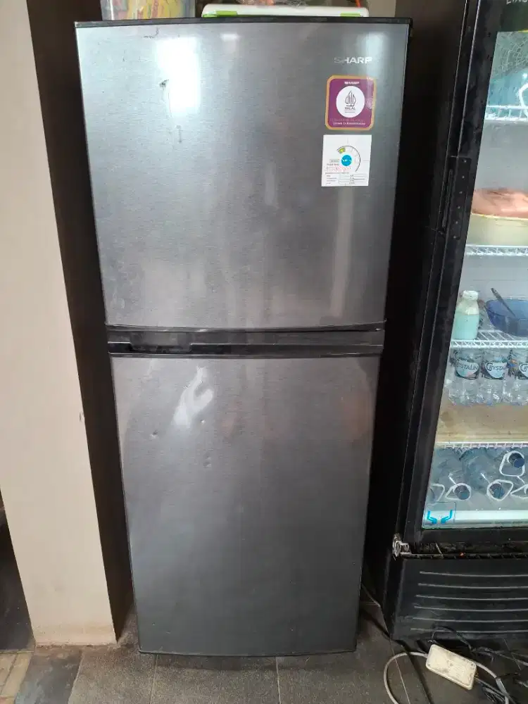 Kulkas SHARP Tipe SJ-236