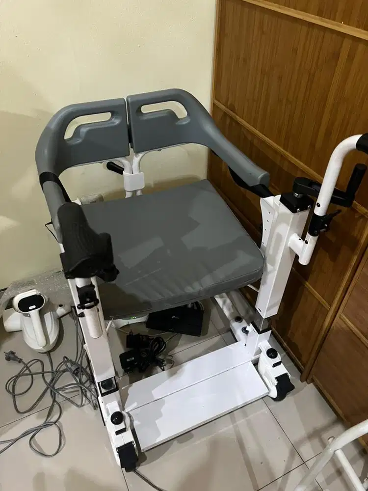 Kursi roda transfer bekas