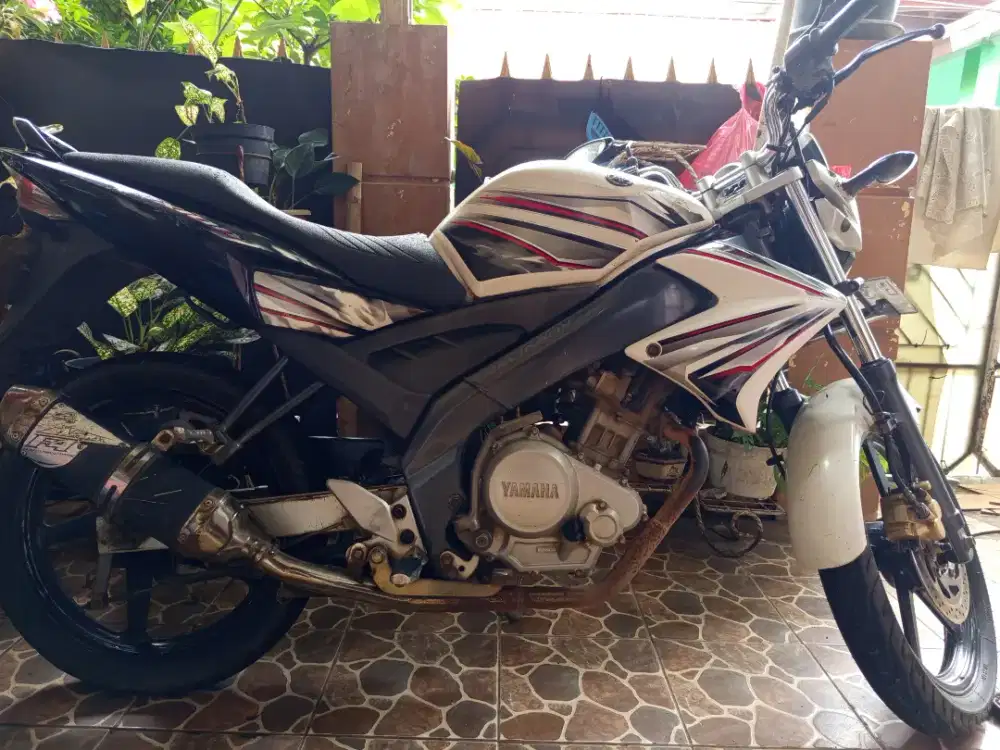 Jual motor vixion tahun 2012 (Rp. 8.300.000)