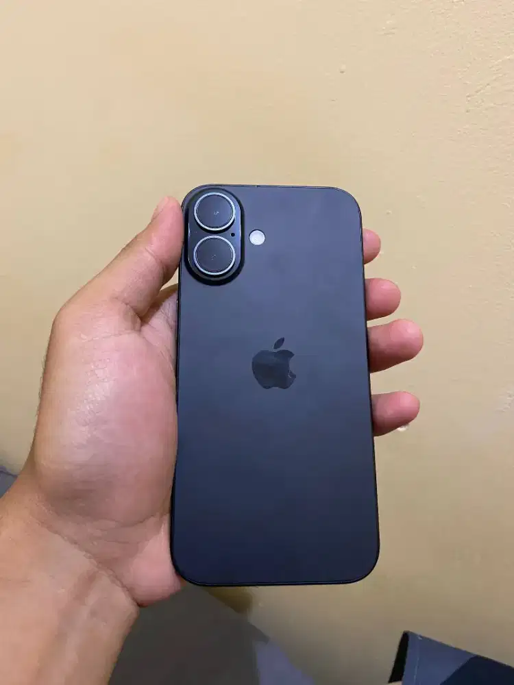 iPhone 16 128GB Black inter
