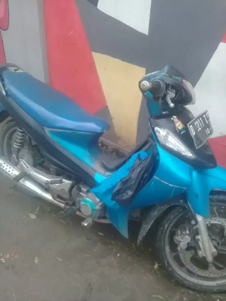 Emas tahun 2006 kondisi mesin halus kompl