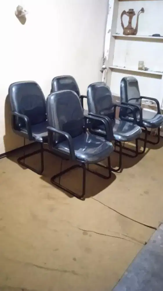 Kursi kantor dan rumah tangga