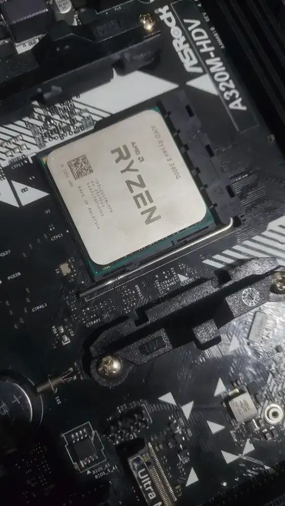 Prosesor ryzen 5 3400g tray