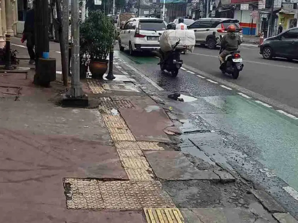 Rumah dan Tanah Cililitan Cawang Pinggir Jalan Jakarta Timur