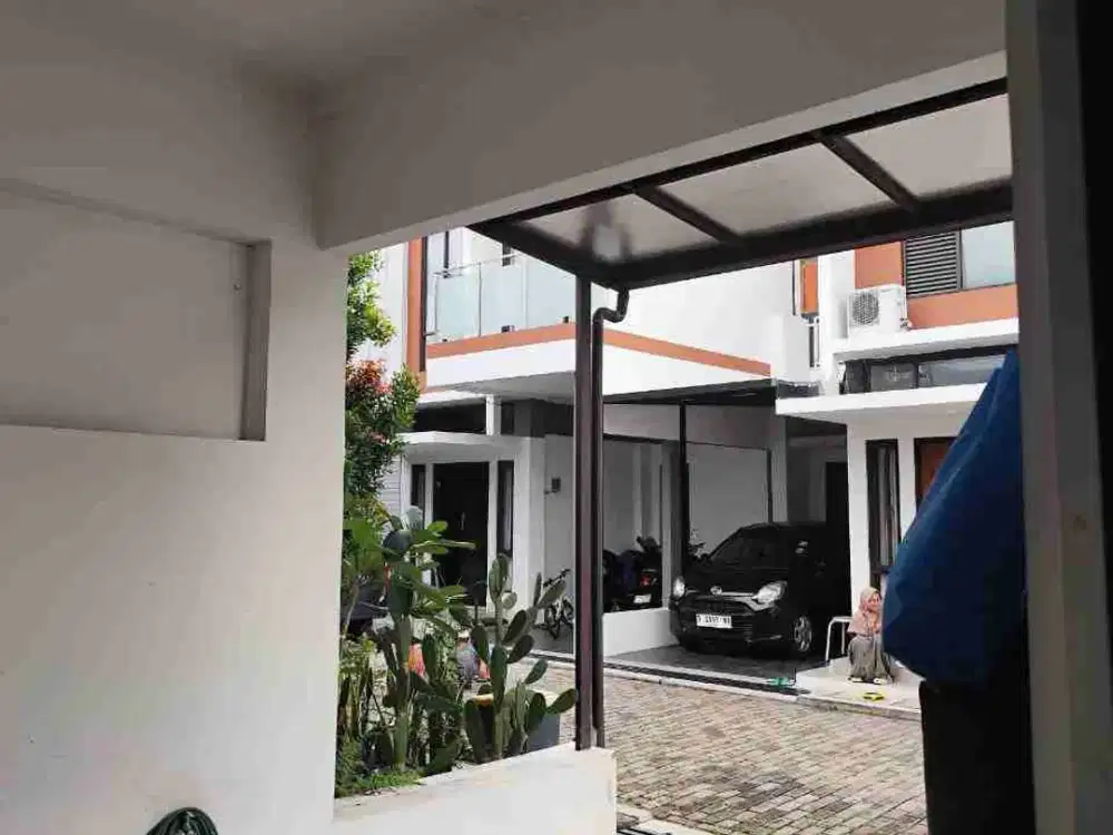 Di Jual Rumah Cluster Halaman Depan Masuk 2 Mobil Murah Arcamanik Kota Bandung ILU NEGO
