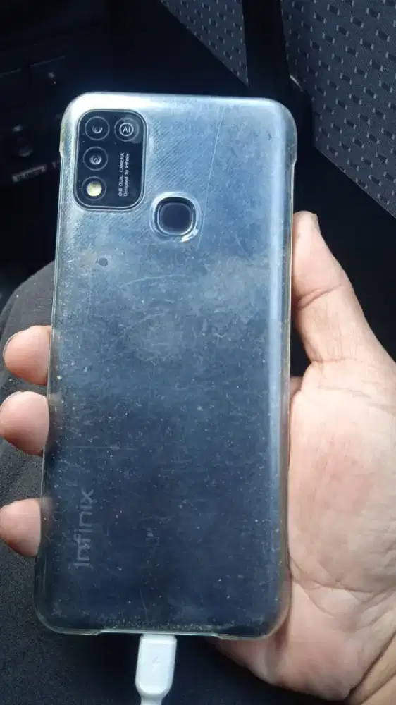 Infinix hot 11 play' RAM 3 32 GB pemakaian sehari hari minus tc retak