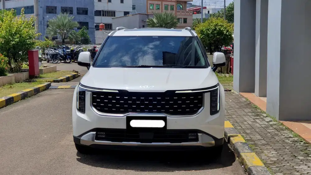 Km 4 rb kia grand carnival dynamic 11 seater diesel 2024 putih