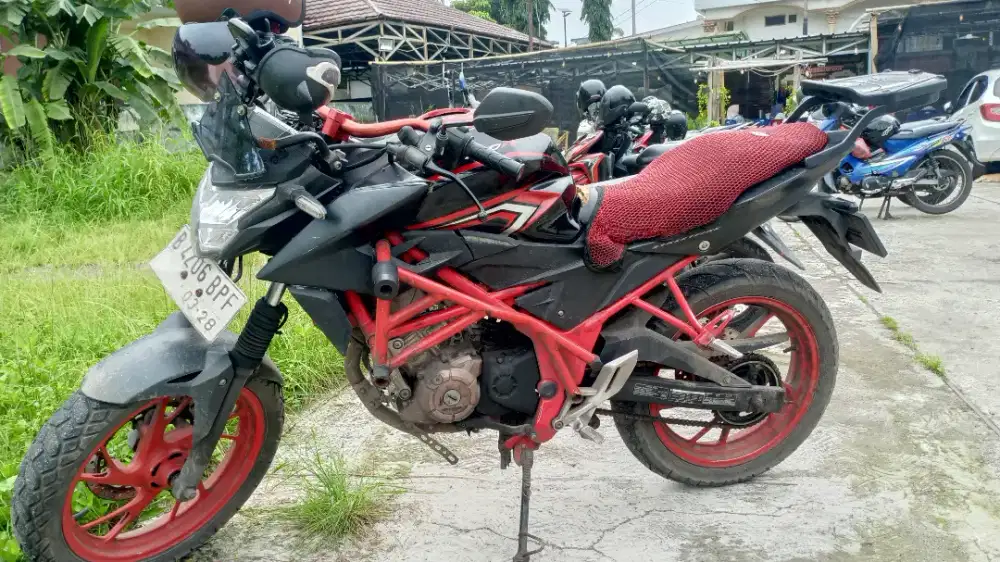 Honda CB150R StreetFire