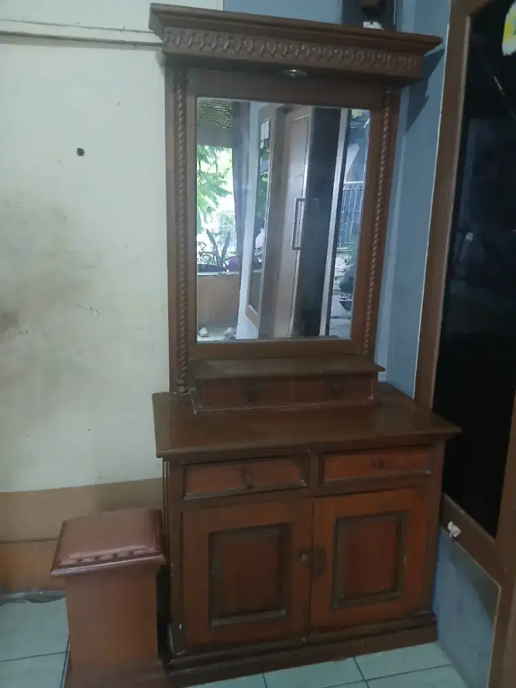 Dijual cepat meja rias jati tua