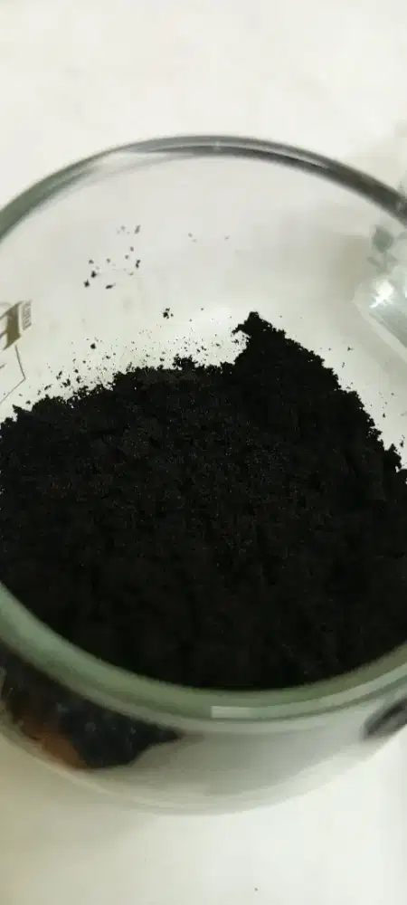 Black pigment plastic