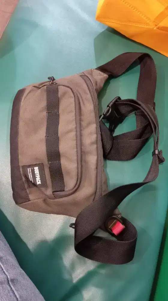 Tas pinggang bodypack