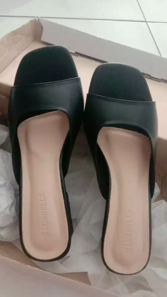 Sendal hak bluebells