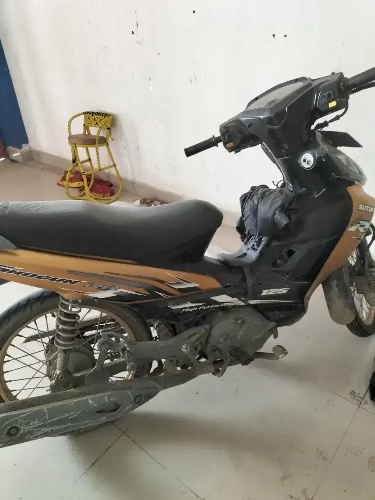 Sepeda Motor merek suzuki