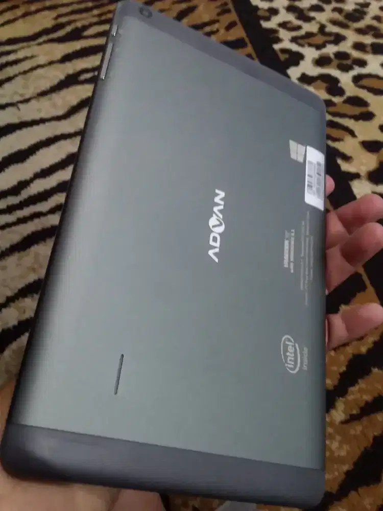 Di jual tablet Advan W100