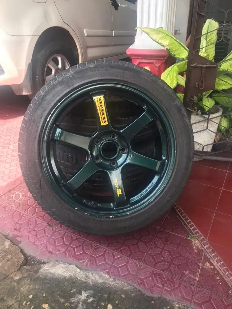 Dijual velg ring 18 baut 5 merek te37SL