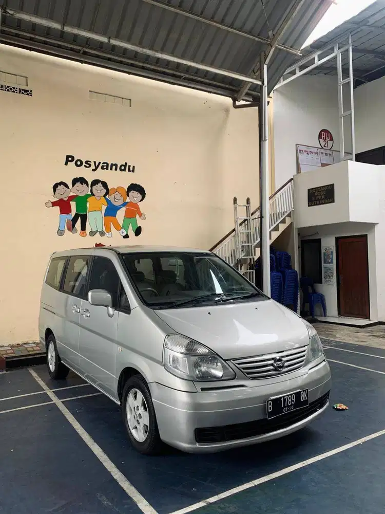 Nissan Serena 2000cc CT Bensin Matic