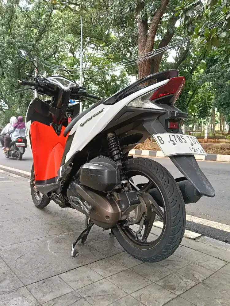 DIJUAL CASH HONDA VARIO KZR 125 CBS THN 2014 PAJAK IDUP SIAP PAKAI