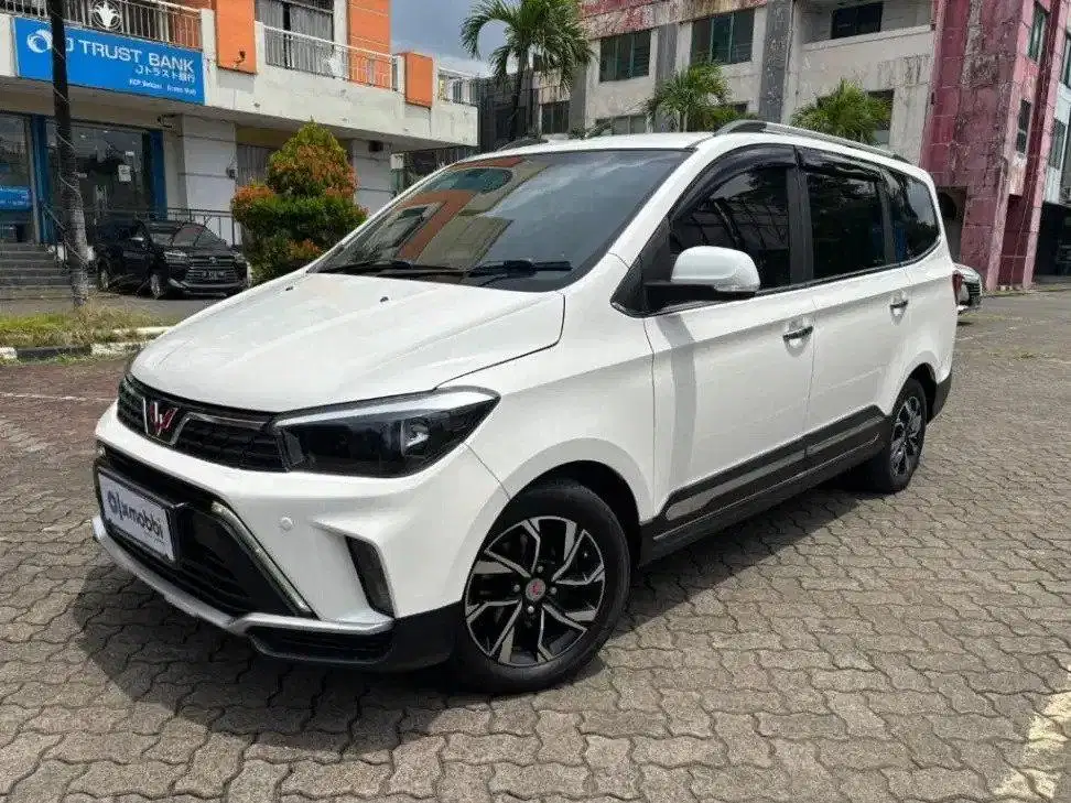 LIKE NEW - Wuling Confero S 1.5 L ACT Lux Plus Bensin-MT 2021