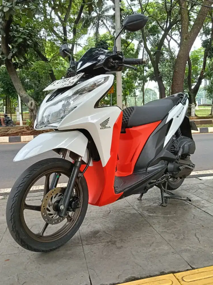 DIJUAL CASH HONDA VARIO KZR 125 CBS THN 2014 PAJAK IDUP SIAP PAKAI