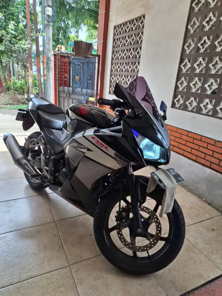 Honda CBR150 K45A Hitam