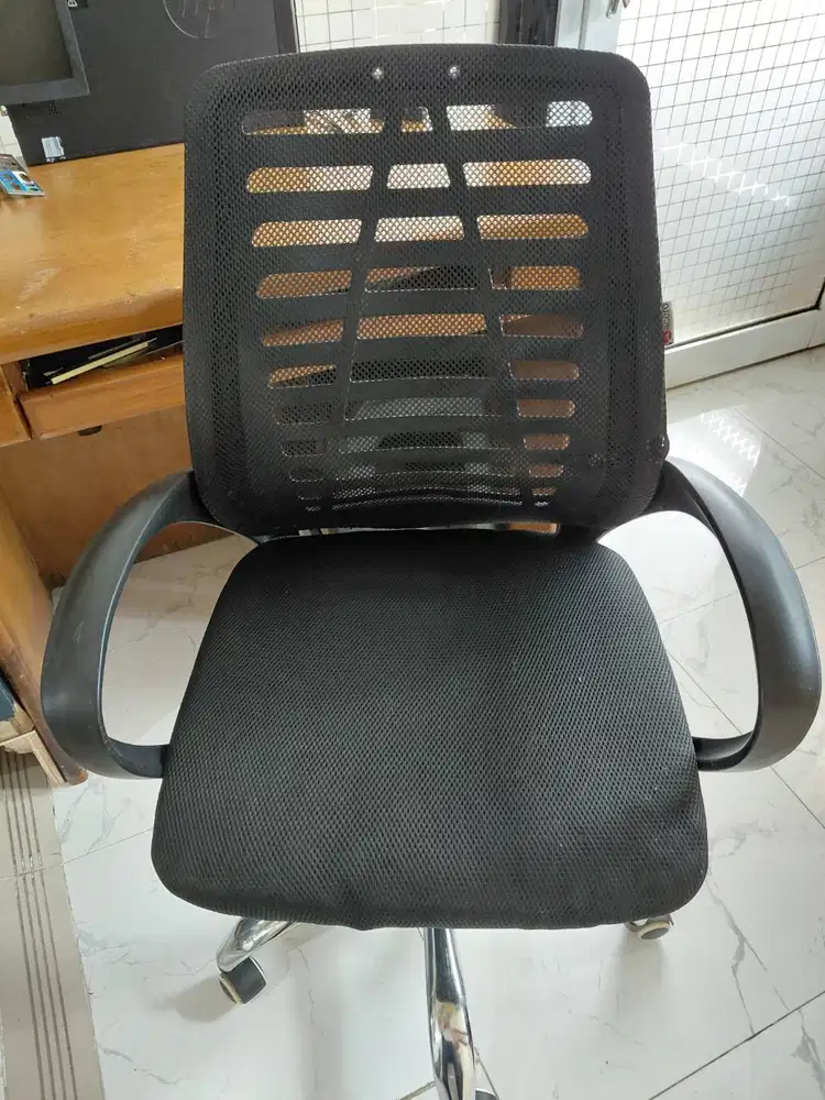 Kursi kantor ACERO 05 Model jaring