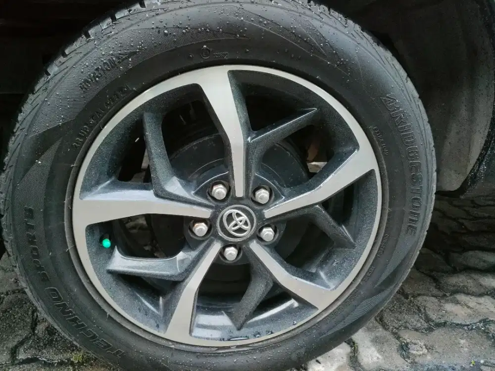 Velg Toyota CHR orii muluss berikut ban BS