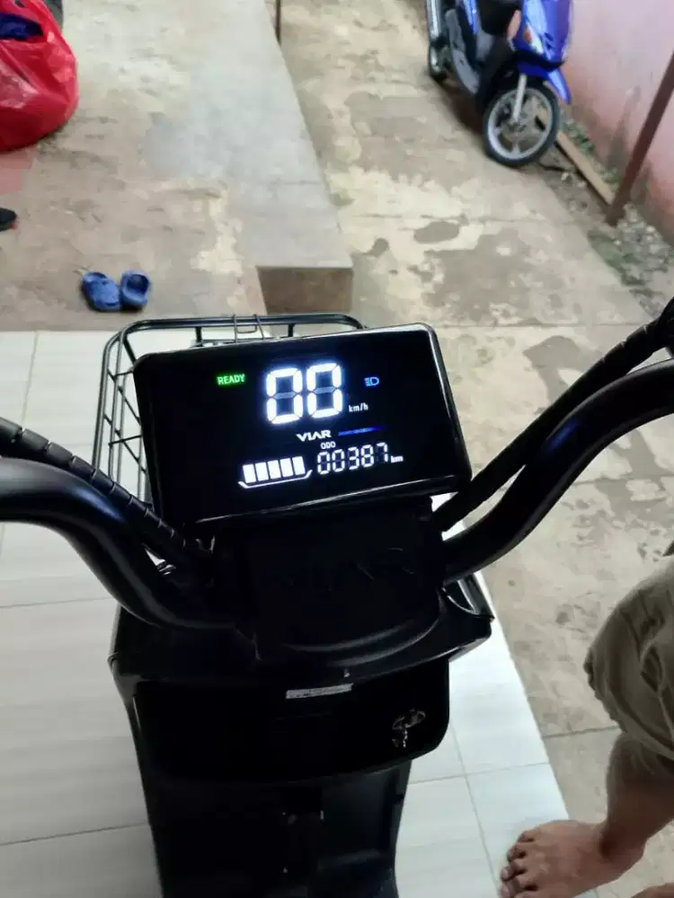 Sepeda listrik merek viar