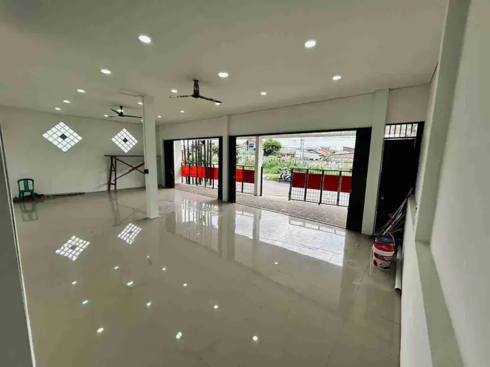 jual butuh uang tempat usaha showroom di jalan igusti Ngurah Rai bintara Bekasi