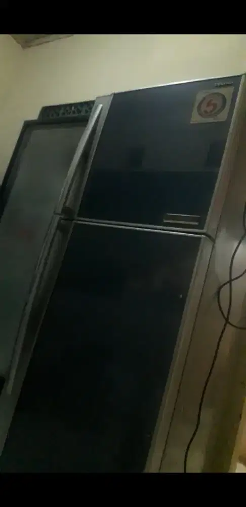 dijual kulkas toshiba jumbo